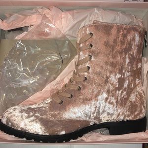 Pink velvet boot